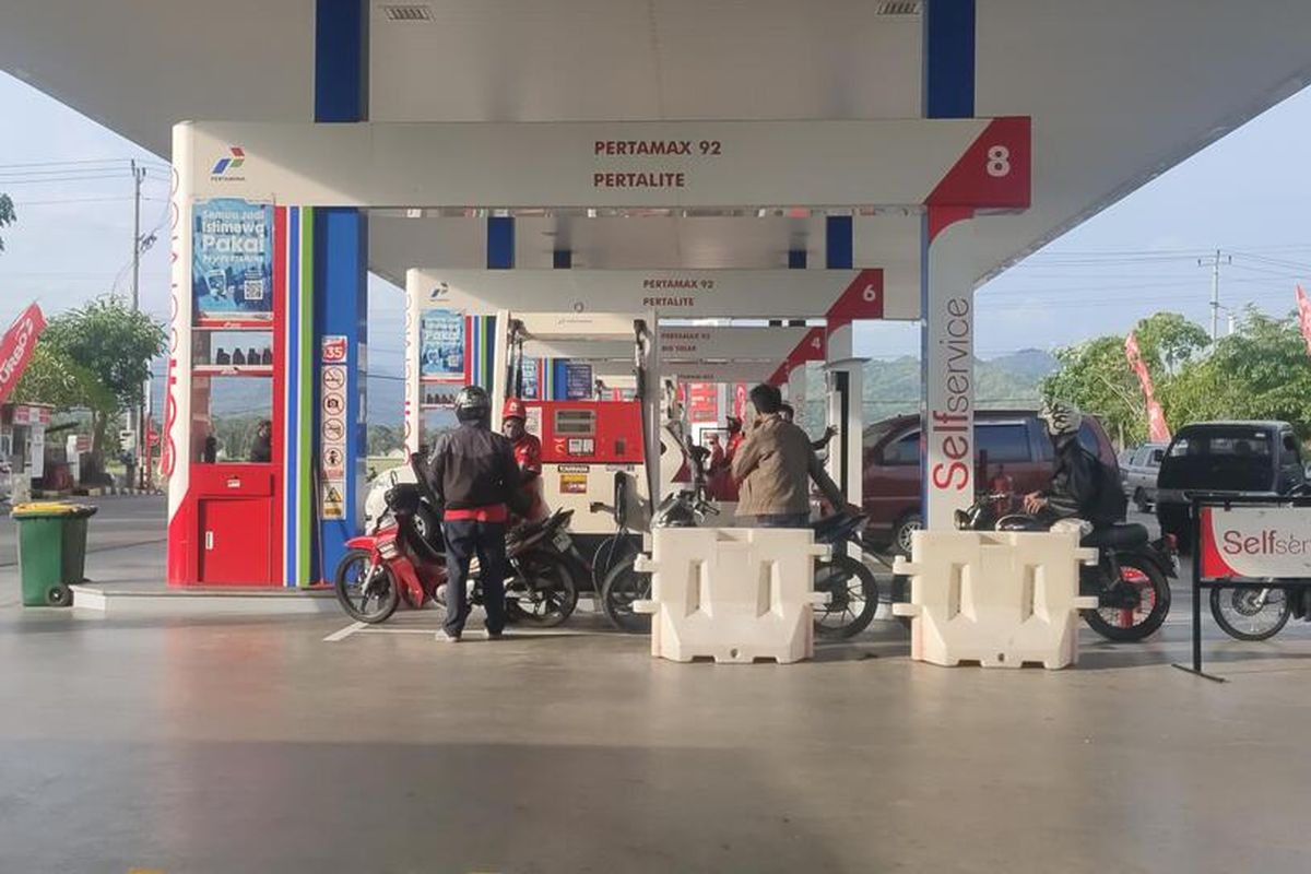 Pertamina, harga BBM, pertamax, pertamina, Harga BBM, Pertamax, Pertalite, harga BBM per 1 Agustus 2025, Harga BBM Pertamina, Harga BBM Pertamina di Maluku dan Papua per 1 Agustus 2025, Pertamax Turun , Maluku Utara , Baca juga: , Papua Barat , Papua Selatan , Papua Pegunungan , Papua Tengah , Papua Barat Daya 
