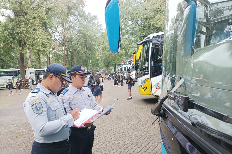 Kementerian Perhubungan, Rest Area KM 45, keselamatan lalu lintas, Pelanggaran Angkutan, Pelanggaran Angkutan Umum di Tol Jagorawi Terungkap