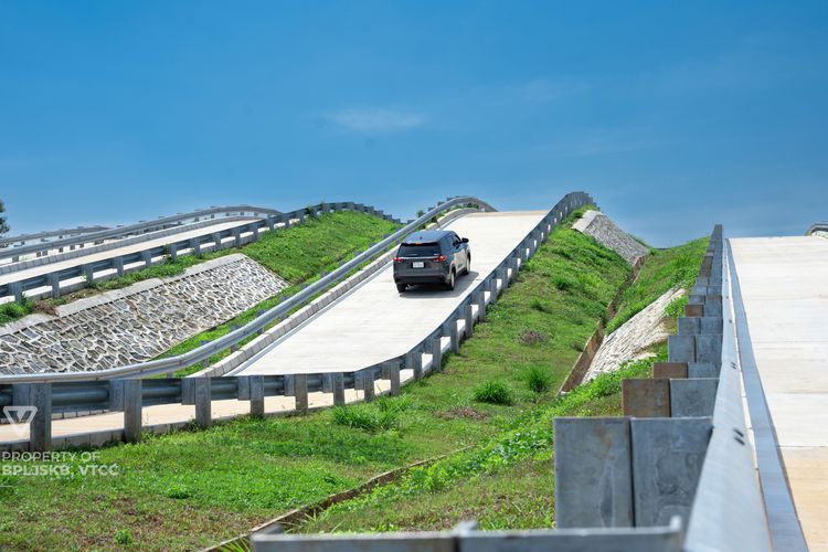 Balai Pengujian Laik Jalan dan Sertifikasi Kendaraan Bermotor, BPLJSKB, mobil, Proving Ground Bekasi Bisa Uji Kecepatan Hingga 250 Kpj