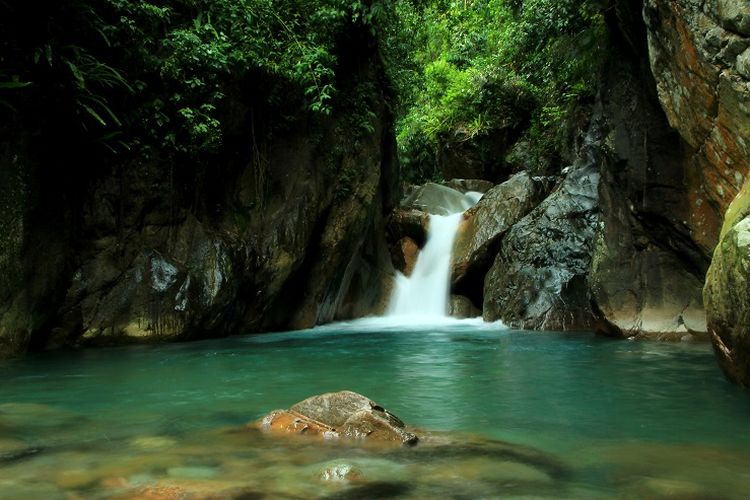 wisata air terjun, Curug, 5 Air Terjun Dekat Jakarta, Pas untuk Liburan Long Weekend