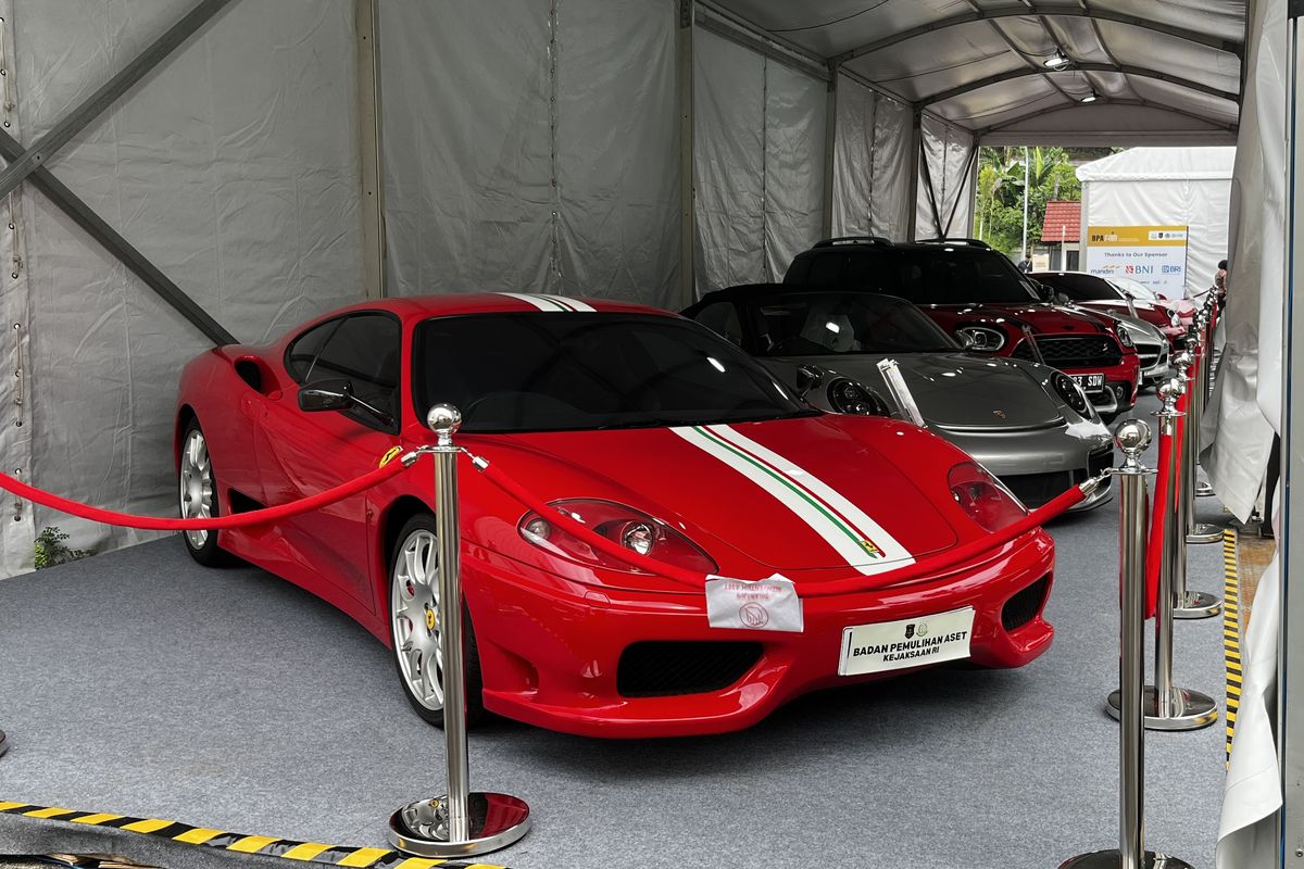 mobil, Ferrari, Porsche, Kejagung Pajang Mobil Mewah Sitaan Kasus Harvey Moeis di BPA Fair 2026