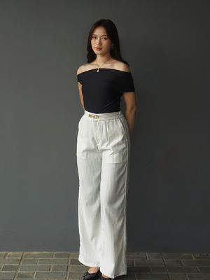 rekomendasi celana garis, 6 Rekomendasi Celana Garis Brand Lokal, Cocok untuk Harian hingga ke Kantor, 1. Noir De Jette, 2. Edelweis Fashion, 3. Hyle Clothing, 4. By Acloth, 5. Holaa Wear, 6. Hero Official
