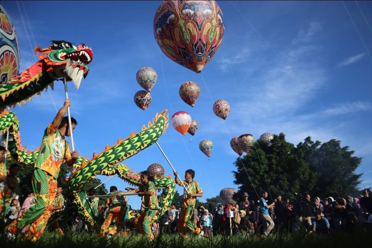 Festival Balon Wonosobo, festival balon wonosobo, Festival Mudik Wonosobo, festival mudik wonosobo 2025, Tips Nonton Acara Puncak Festival Mudik Balon Wonosobo, Awas Macet, 1. Menginap dulu di Wonosobo, 2. Cari penginapan jauh hari, 3. Menginap di Masjid Agung Wonosobo, 4. Lebih baik naik sepeda motor, 5. Cari pintu masuk-keluar yang longgar, 6. Jangan terbang di antara balon jika menggunakan drone