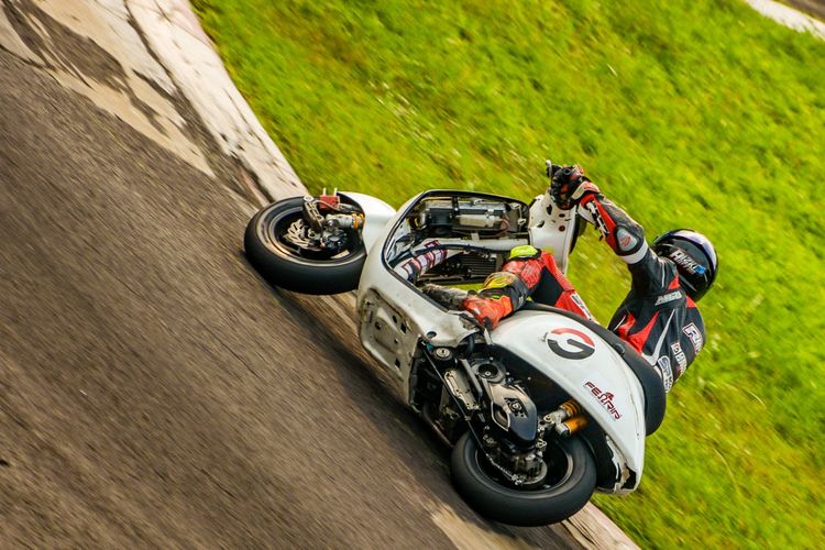 kampas rem, Sirkuit Sentul, Motor balap, Ajang Balap, scooterprix, scooterprix 2025, Pentingnya Pengereman di Motor Balap