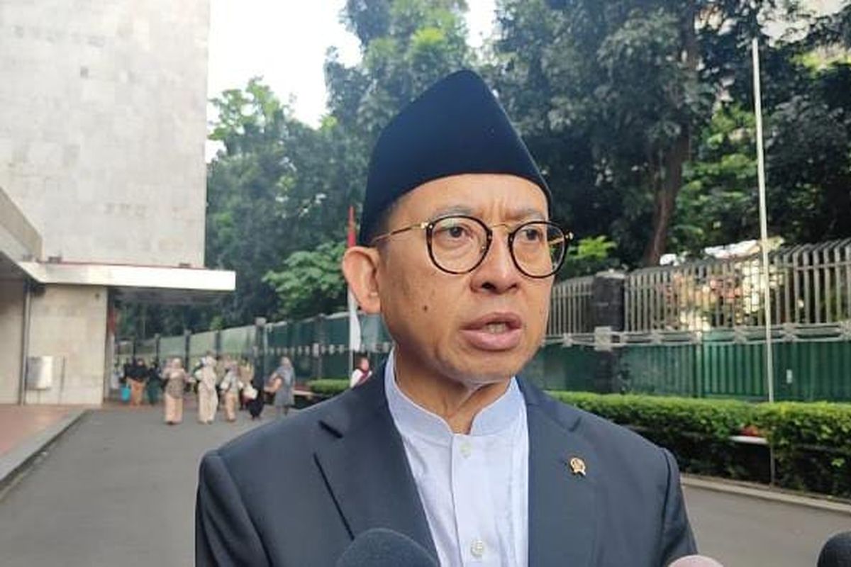 Fadli Zon, penulisan ulang sejarah Indonesia, penulisan ulang sejarah, fadli zon, penulisan ulang sejarah indonesia, penulisan ulang sejarah Republik Indonesia, penulisan ulang sejarah nasional, penulisan ulang sejarah rampung 2 bulan, Fadli Zon Targetkan Penulisan Ulang Sejarah Indonesia Rampung dalam Dua Bulan
