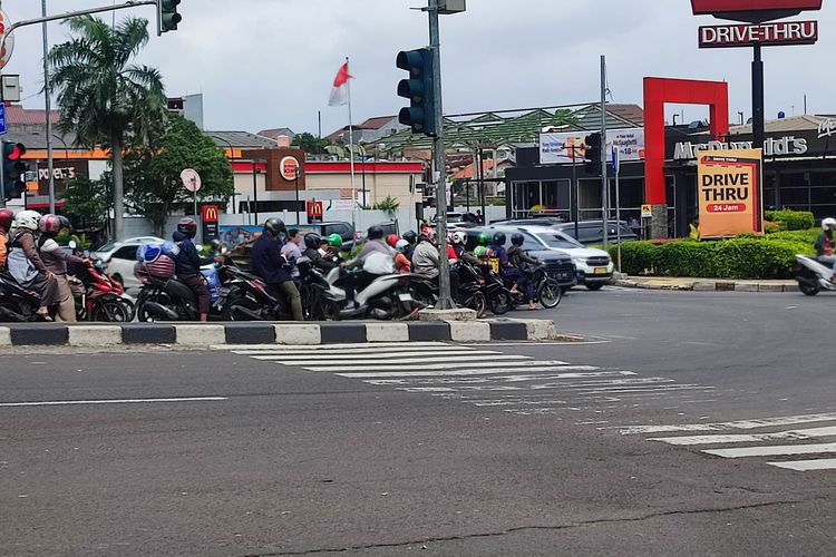lampu kuning, Jangan Salah Paham! Arti Lampu Kuning & Cara Aman Melewatinya