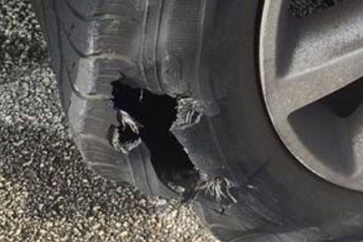 pecah ban, Bridgestone, tekanan ban, Tyre Pressure Monitoring System, TPMS, Pecah Ban, Tekanan ban, ban mobil pecah, tyre pressure monitoring system, Ban Mobil Masih Layak Bisa Pecah di Tol, Begini Penjelasannya