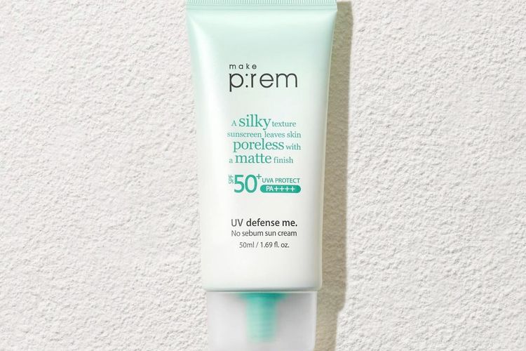 sunscreen, sunscreen untuk kulit berminyak, sunscreen SPF 50, sunscreen untuk cuaca panas, sunscreen untuk cuaca panas ekstrem, rekomendasi sunscreen spf 50, Rekomendasi Sunscreen SPF 50 yang Cocok untuk Cuaca Panas, 7 Rekomendasi Sunscreen SPF 50 yang Cocok untuk Cuaca Panas, 1. Cosrx Ultra-Light Invisible Sunscreen SPF 50 PA++++ , 2. Bhumi Prime Defense Daily Sunscreen SPF 50+ PA++++ , 3. Anessa Perfect UV Skincare Milk SPF 50+ PA++++ , 4. Biore UV Aqua Rich Watery Essence SPF 50+ PA++++ , 5. Labore Sensitive Skin Care BiomeProtect Physical Sunscreen SPF 50+ PA++++, 6. Make P:rem UV Defense Me SPF 50 PA++++, 7. La Roche-Posay Anthelios UVMune 400 Invisible Fluid SPF 50+ PA++++ 