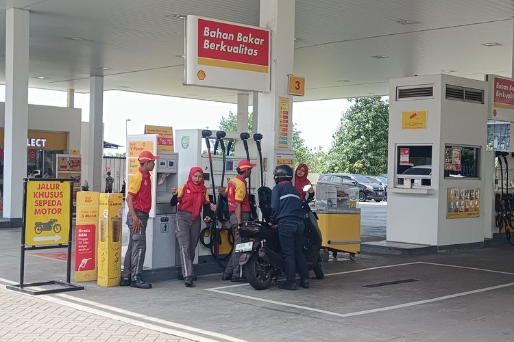 Shell MT Haryono, stok BBM, SPBU Shell, stok bbm spbu swasta, BBM Sudah Tersedia Lagi, SPBU Shell MT Haryono Kembali Beroperasi Tanpa Antrian