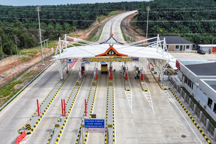 tol pertama di jambi, jalan tol pertama di jambi, tempat wisata di dekat tol pertama di jambi, tempat wisata sekitar tol pertama di jambi, rekomendasi tempat wisata di jambi, tempat wisata gratis di jambi, Tol Pertama di Jambi, Ini 15 Tempat Wisata Dekat Exit Tol, 1. Pondok Meja Luar Ruang, 2. Taman Alam Sebapo, 3. Hutan Pinus Kenali Pal XI, 4. Hutan Kota Muhammad Sabki, 5. Tugu Keris Siginjai, 6. Wisata Kampoeng Radja, 7. Museum Siginjei, 8. Jambi Paradise, 9. Museum Perjuangan Rakyat Jambi, 10. Menara Gentala Arasy, 11. Jembatan Gentala Arasy, 12. Danau Sipin, 13. Candi Muaro Jambi, 14. Sanggar Batik Selaras Pinang Masak, 15. Jamtos Shopping Center