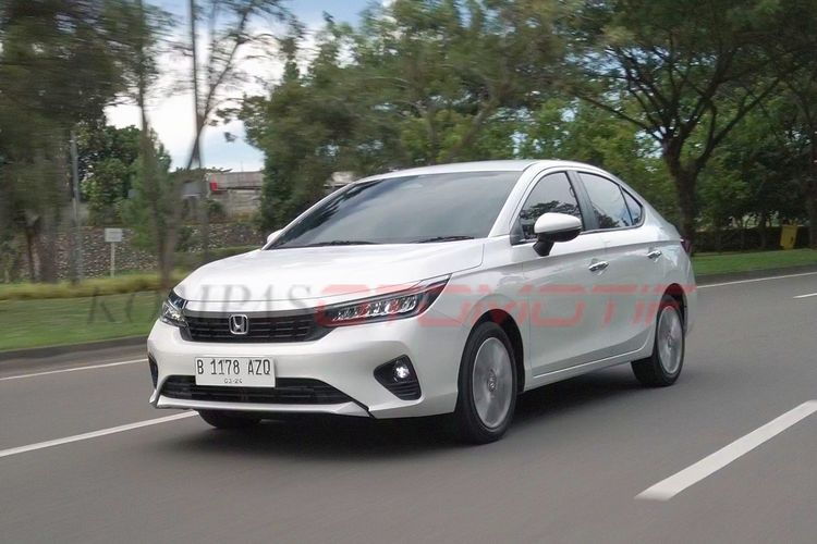 sedan, Honda, Toyota, Honda City, Komparasi Toyota Vios Hybrid dan Honda City Sedan Sensing, Kabin dan Kenyamanan, Performa Mesin dan Sensasi Berkendara, Fitur Keselamatan dan Teknologi, Efisiensi Bahan Bakar, Kesimpulan