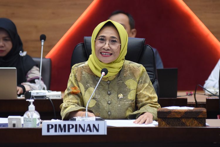 Dedi Mulyadi, study tour, larangan study tour, Study tour dilarang, Mendikdasmen, Polemik Study Tour: Dilarang Dedi Mulyadi, Diperbolehkan Mendikdasmen, Kini DPR Ikut Bicara