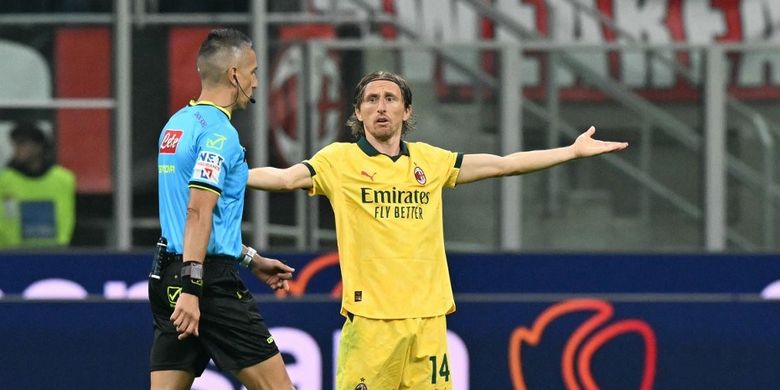 Luka Modric, Milan, Liga Italia, Pisa, Massimiliano Allegri, Puji Mental Juara Luka Modric, Massimiliano Allegri: Pemain Muda AC Milan Harus Belajar Dari Dia