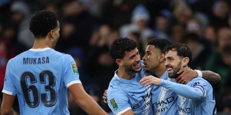 Pep Guardiola, Liga Inggris, Premier League, Man City, Manchester City, Pep Guardiola Beri Libur Natal 3 Hari untuk Man City, Wajib Jaga Berat Badan, Tegas Soal Disiplin Selama Libur Natal, Posisi Klasemen dan Pentingnya Setiap Laga, Libur Dipangkas, Evaluasi Tetap Jalan, Keseimbangan Disiplin dan Waktu Keluarga