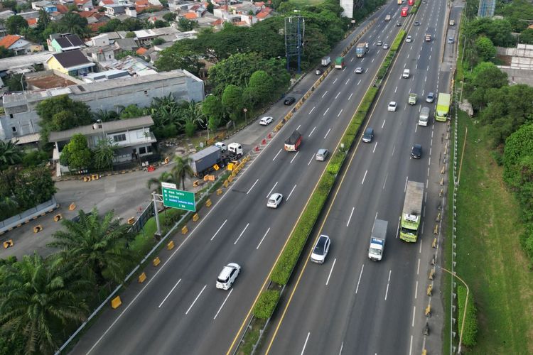 pembatasan truk, Lebaran 2026, pembatasan angkutan barang, jalan tol, Ini Daftar Tol dan Jalan Arteri yang Dilarang Dilintasi Truk saat Lebaran 2026