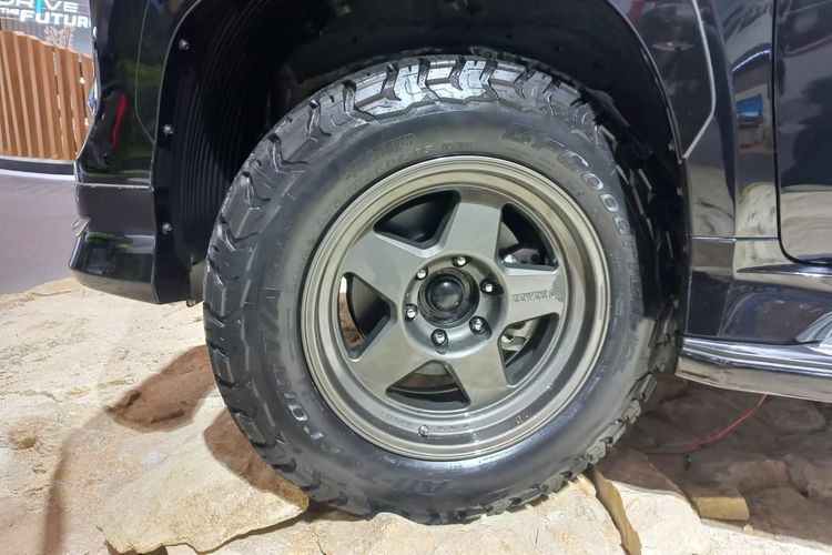 Pajero Sport, perjalanan jauh, Kriteria Mobil yang Cocok untuk Road Trip Segala Medan
