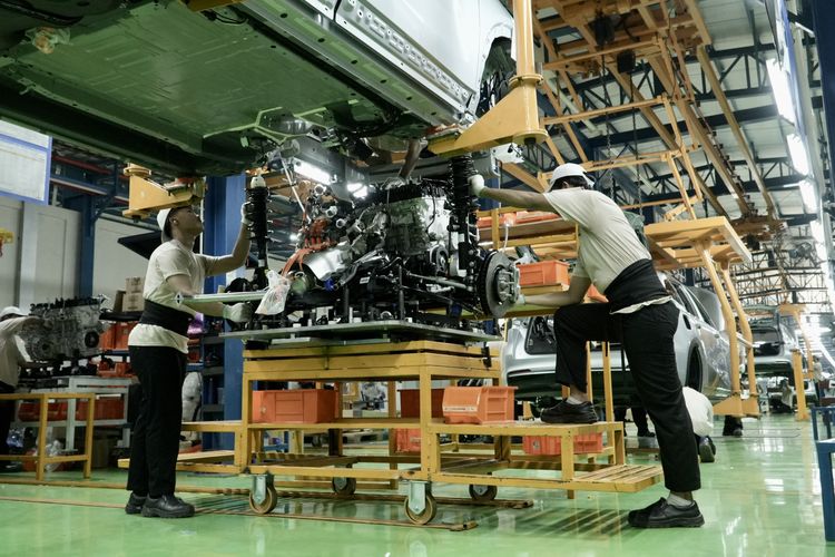 inden, Geely, PHEV, plug-in hybrid electric vehicle, Geely Auto Indonesia, Starray EM-i, Konsumen Geely Starray EM-i Dapat Rp 2 Juta Jika Pengiriman Telat