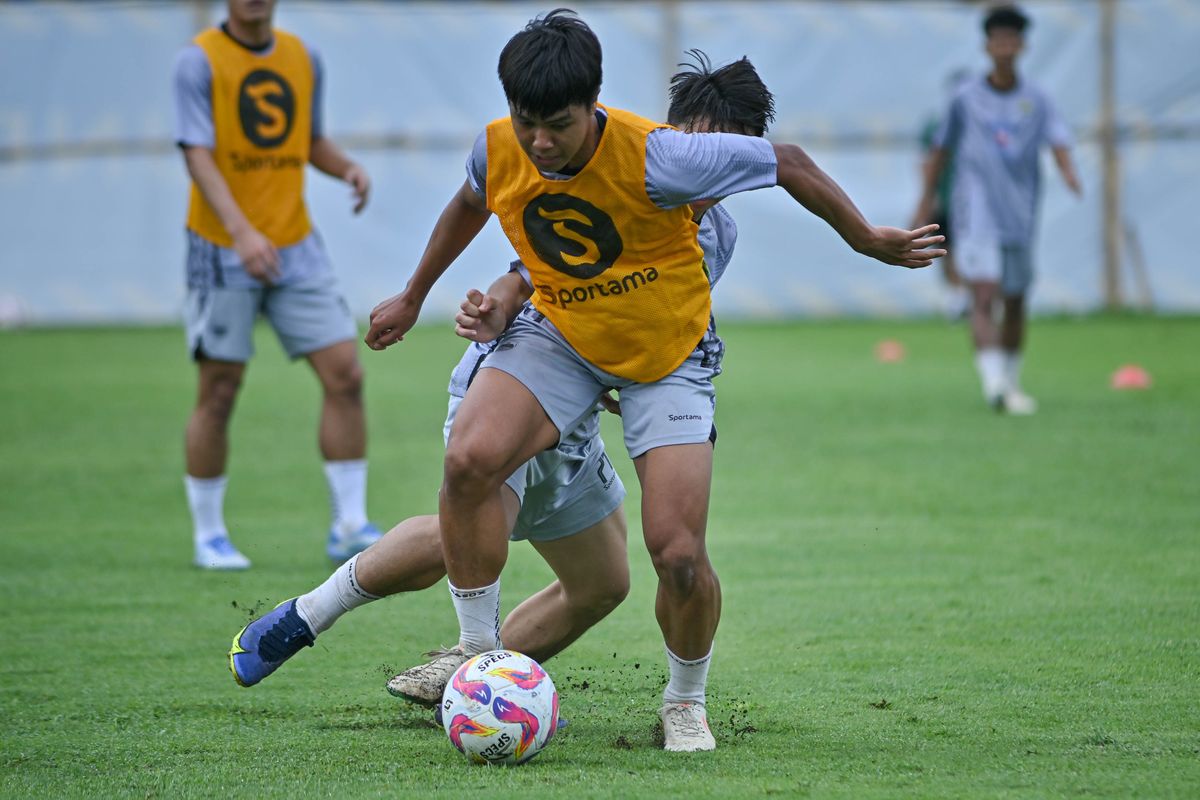 Persib, Bojan Hodak, Liga 1 2025-2026, Persib Bandung, Piala Dunia U17 2025, Nazriel Alfaro, Dua Pemain Persib Dipanggil Timnas U17, Nazriel Alvaro Menjanjikan