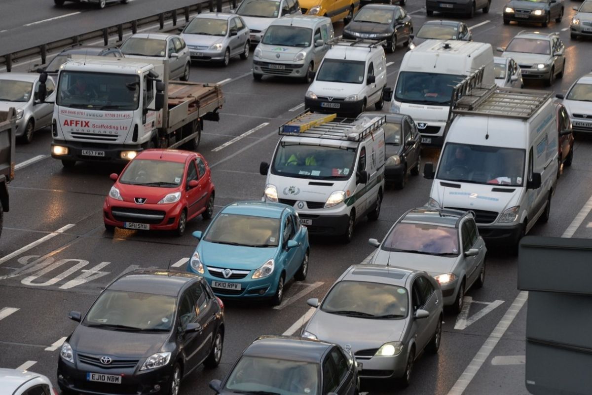 Pertalite, Suzuki Fronx, etanol, otomotif, Ganjil Genap, Ganjil Genap Jakarta, Suzuki Fronx Etanol