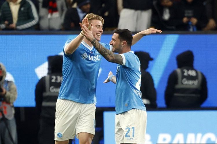 Napoli vs AC Milan, Supercoppa Italiana, AC Milan Dihukum Napoli, Pertahanan Rossoneri Buruk