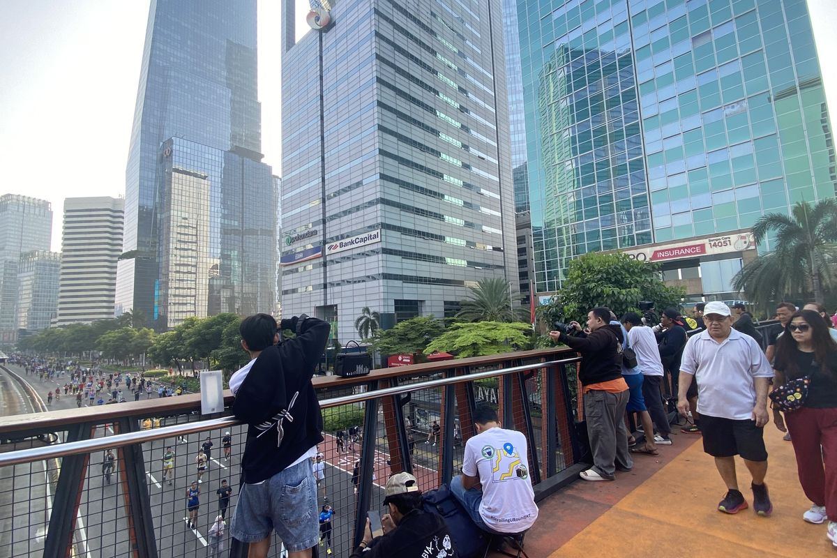 fotografer, pelari, kode etik, UU PDP, Ismail Fahmi, Drone Emprit, Polemik Fotografer Pelari di Ruang Publik, Pengamat: Perlu Kode Etik