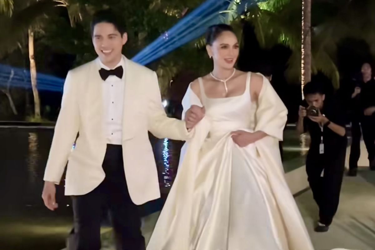 Luna Maya, Maxime Boutier, pernikahan luna maya dan maxime, pernikahan luna maya dan maxime bouttier, busana resepsi luna maya, busana resepsi maxime bouttier, luna maya dan maxime bouttier gelar resepsi kedua, resepsi kedua luna maya dan maxime bouttier, pernikahan luna maya maxine boutier, pesta pernikahan luna maya maxime bouttier, Gaya Glamor Maxime Bouttier dan Luna Maya di Resepsi Pernikahan Kedua, Pakai Kalung Rp 2 Miliar