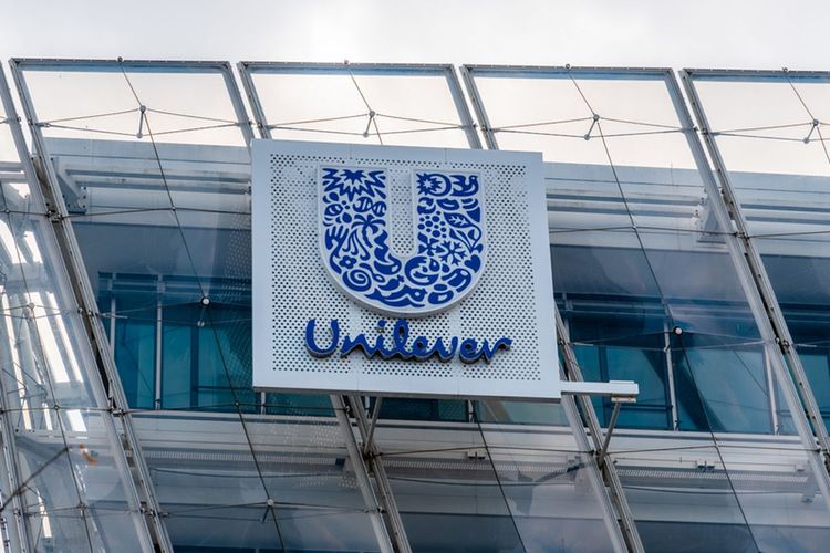 Sariwangi, Unilever, Sariwangi: Dari Pelopor Teh Celup Indonesia hingga Dijual Unilever ke Grup Djarum, Savoria, Bagaimana awal mula berdirinya Sariwangi?, Seberapa besar skala usaha Sariwangi pada masa kejayaannya?, Mengapa Unilever mengakuisisi merek Sariwangi?, Apa yang dilakukan pendiri Sariwangi setelah mereknya diakuisisi?, Apa yang menyebabkan tekanan keuangan dan kepailitan?, Bagaimana posisi Unilever setelah kepailitan tersebut?, Bagaimana proses pengalihan Sariwangi ke Grup Djarum?