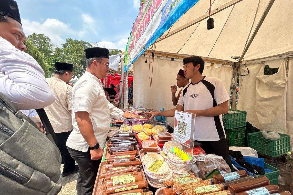 Lebaran Betawi 2026, Soto betawi, 5 Kuliner Tradisional di Lebaran Betawi 2026, Bisa Buat Oleh-oleh, 1. Taoge goreng, 2. Kerak telor, 3. Soto betawi, 4. Dodol, 5. Geplak
