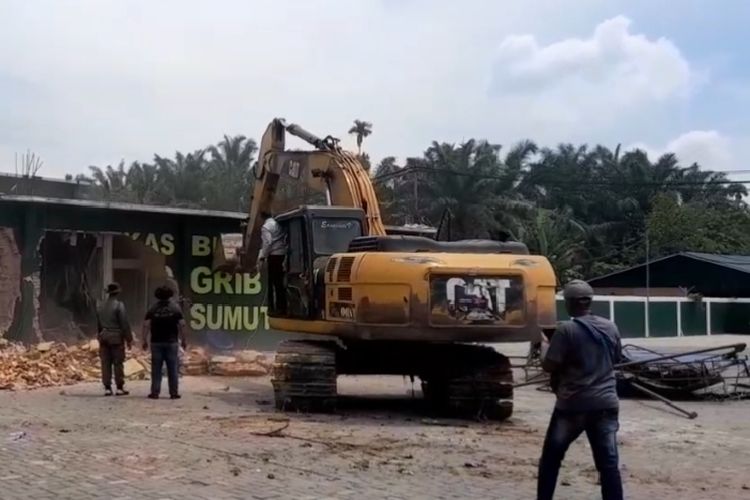 Bobby Nasution, Samsul Tarigan, Pangdam I Bukit Barisan, grib jaya sumut, penertiban diskotik, pembongkaran markas ormas, Pangdam I Bukit Barisan Naik Pitam saat Massa Ormas GRIB Lempari Aparat yang Bongkar Diskotek Marcopolo