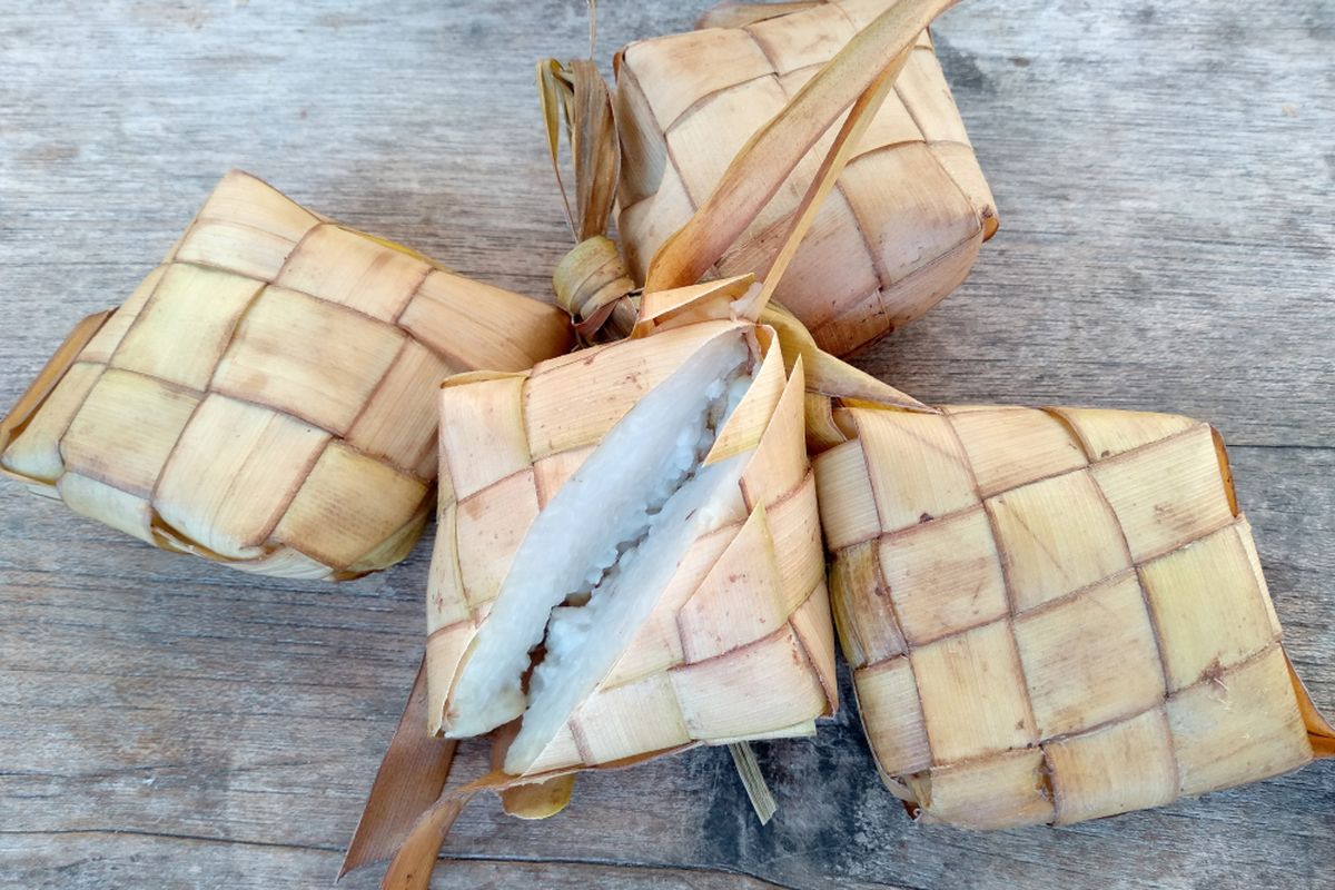 ketupat, Lebaran, arti menggantung ketupat di depan pintu, menggantung ketupat, Apa Makna Menggantung Ketupat di Pintu Rumah?