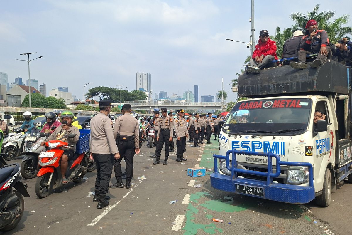 lalu lintas, Ada Demo di DPR Siang Ini, Simak Jalur Alternatif Hindari Macet