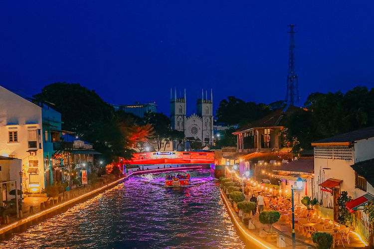 wisata Malaysia, wisata malaysia, wisata melaka, tempat wisata di melaka, Jalan-Jalan Seharian di Melaka, Bisa ke Mana Saja?, Jalan seharian di Melaka bisa kemana saja?, Menyusuri Jalan Harmoni, Mampir ke Red Square, Jonker Street Night Market