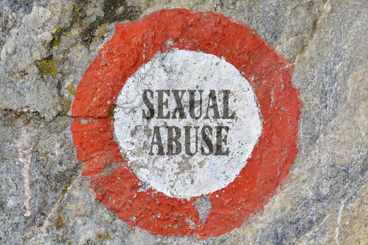kekerasan seksual anak, penyebab anak berperilaku buruk, penyebab anak berperilaku menyimpang, anak menjadi pelaku kekerasan seksual, penyebab anak berperilaku agresif, anak 8 tahun menjadi pelaku kekerasan seksual, Kasus Pelecehan oleh Anak 8 Tahun, Psikiater Jelaskan Penyebabnya, Korban trauma beribadah, Mengapa anak berusia 8 tahun bisa melakukan pelecehan?, Apa penyebabnya?, Tanda-tanda yang perlu diwaspadai, Cara mencegah anak berperilaku menyimpang, Bagaimana jika anak berperilaku menyimpang?, Tanggung jawab bersama