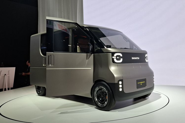 listrik, KotaK, Daihatsu, copen, mobil konsep, tokyo, bemo, Japan Mobility Show 2025, Midget x, Kenalan dengan 4 Mobil Konsep Daihatsu di JMS 2025