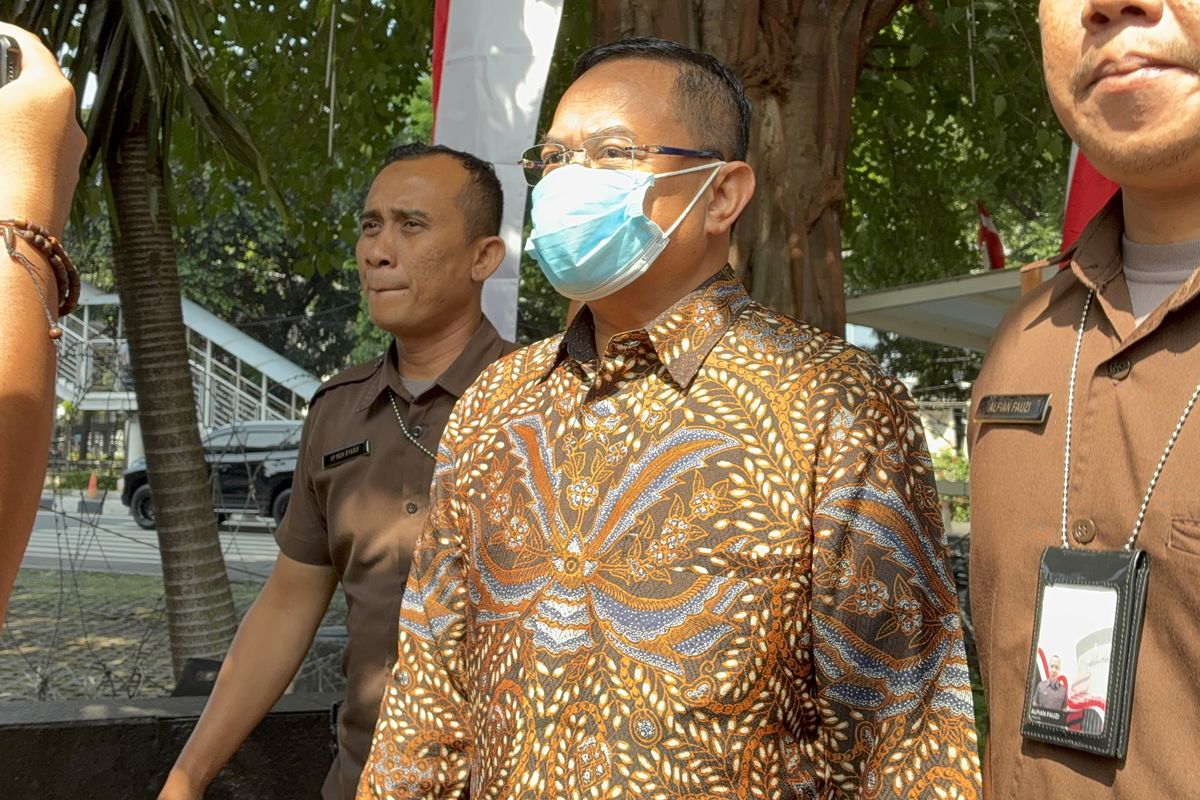 Pati, bupati pati, bupati pati sudewo, Sudewo, demo pati, Bupati Sudewo, Bupati Pati Sudewo Bantah Terima Suap Rp 3 M, Tetap Bertahan meski Didemo Warga