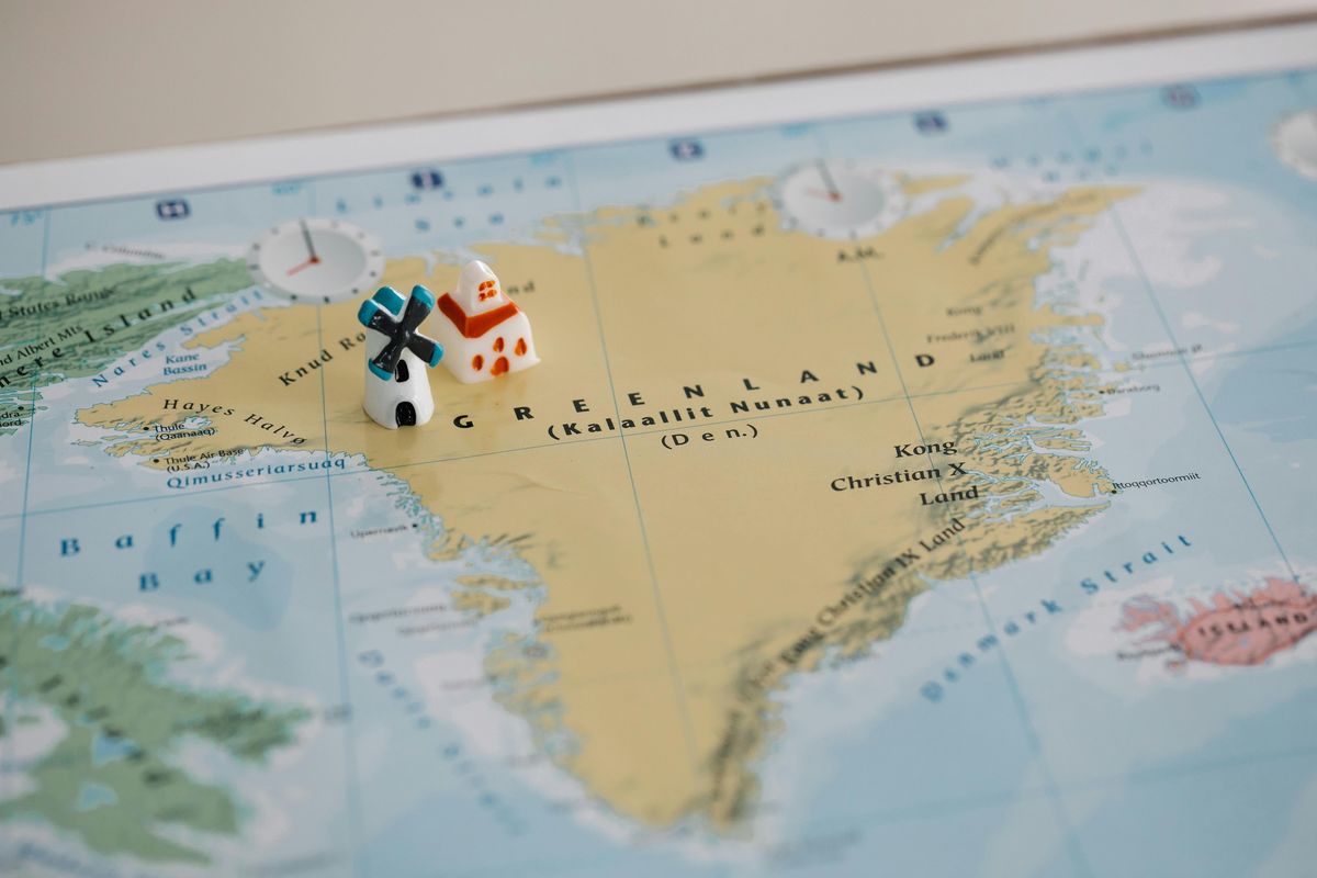 Greenland, Amerika Serikat, NATO, Rusia, Uni Eropa, Pakar HI Unpad Sebut Kecil Kemungkinan AS Caplok Greenland dengan Kekuatan Militer, Serangan Militer Dinilai Tidak Realistis, Faktor NATO dan Tekanan Internasional, Tekanan Ekonomi Lebih Mungkin Dilakukan, AS Hadapi Banyak Front Konflik, Rusia Dinilai Ambil Celah dari Kekhawatiran NATO