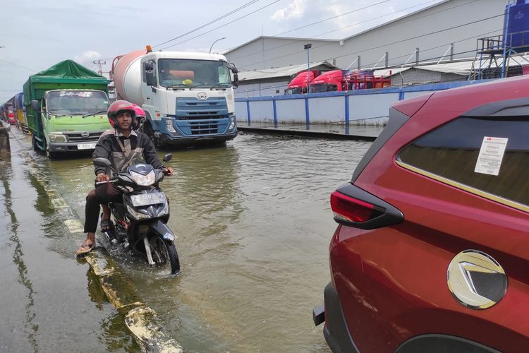 pantura, Banjir Pantura, banjir, Semarang, jalur alternatif, kudus, demak, banjir pantura belum surut, Jalur Pantura Banjir, Mobil dari Kudus ke Semarang Lewat Karangawen