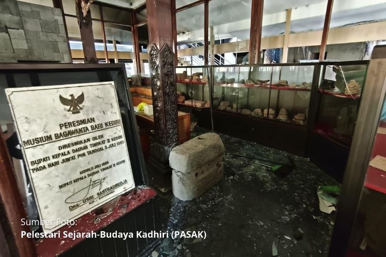 Jawa Timur, Menteri Kebudayaan Fadli Zon, Museum Bagawanta Bari Kediri, Museum Bagawanta Bari Kediri dijarah, penjarahan Museum Bagawanta Bari Kediri, pembakaran Gedung Grahadi Surabaya, pembakaran Gedung Cagar Budaya Bandung, Koleksi Museum Bagawanta Bari Kediri Hilang Dijarah, Fadli Zon Minta Dikembalikan