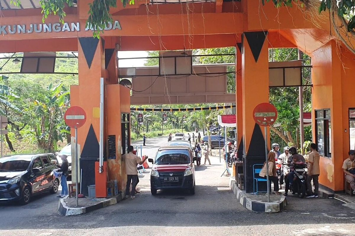 Gunungkidul, Keluhan Wisatawan Berujung Sanksi Petugas TPR Pantai Baron Gunungkidul