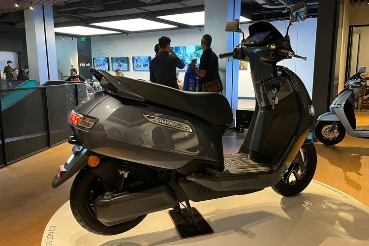 iQube S, TVS Motor Company, TVS iQube, TVS iQube S, Spek Motor Listrik TVS iQube S 2025, Jarak Tempuh Tembus 145 Km