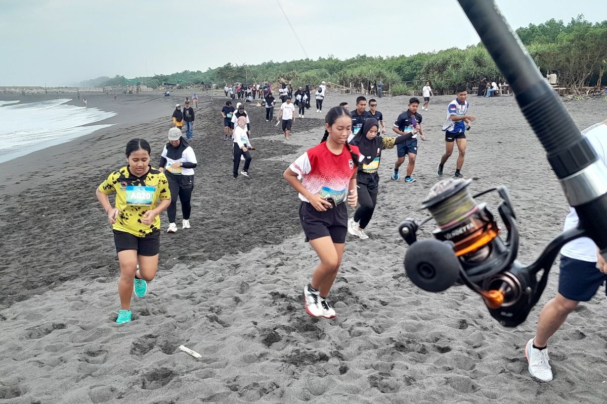 Kulon Progo, Pantai Glagah, Pantai Glagah Kulon Progo, Lari Sambil Wisata di Pantai Glagah Kulon Progo, Lewati Aspal, Pasir, hingga Hutan Cemara