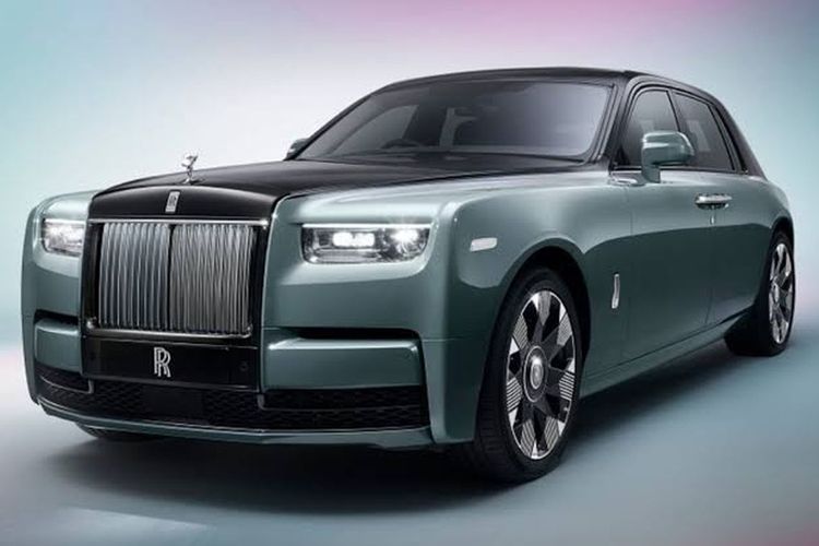 LCGC, Berapa Pajak Tahunan Rolls-Royce Phantom Milik Raffi Ahmad?