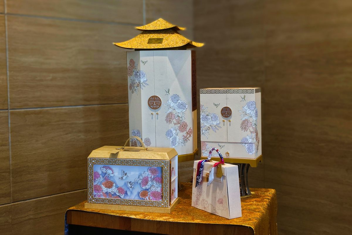 mooncake hampers jakarta, mooncake hampers 2025, mooncake hampers ritz carlton, mooncake jakarta 2025, Hotel Bintang 5 di SCBD Tawarkan Hampers Mooncake Tema Flora, Ada 9 Varian
