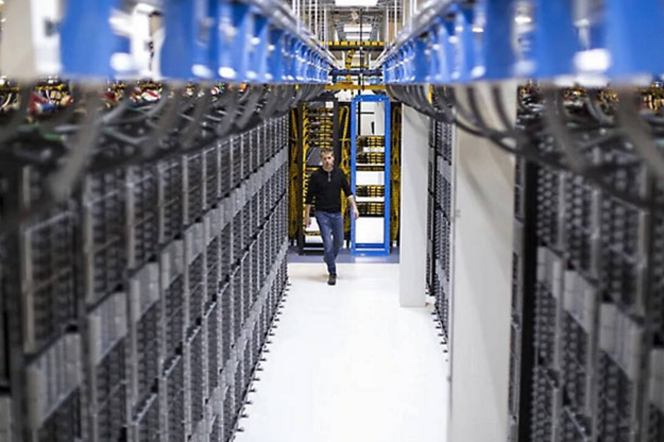 cloud computing, oracle, kontrak, kerja sama, pusat data, Artificial Intelligence, OpenAI, OpenAI dan Oracle Teken Kontrak Terbesar dalam Komputasi Cloud