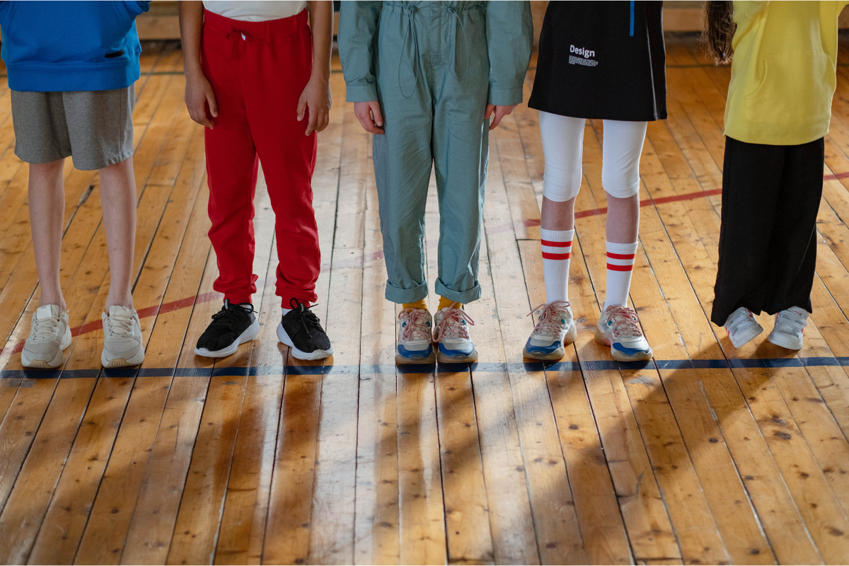 Rasa Malu dan Tidak Dianggap Bisa Melukai Mental Anak, Ini Kata Psikolog, Masalah “kecil” yang terasa sangat besar bagi anak, Tanda tekanan mental anak yang sering terlewat, Dampak kemiskinan terhadap rasa aman anak, Peran sekolah dan lingkungan sekitar, Mendengar sebagai bentuk perlindungan