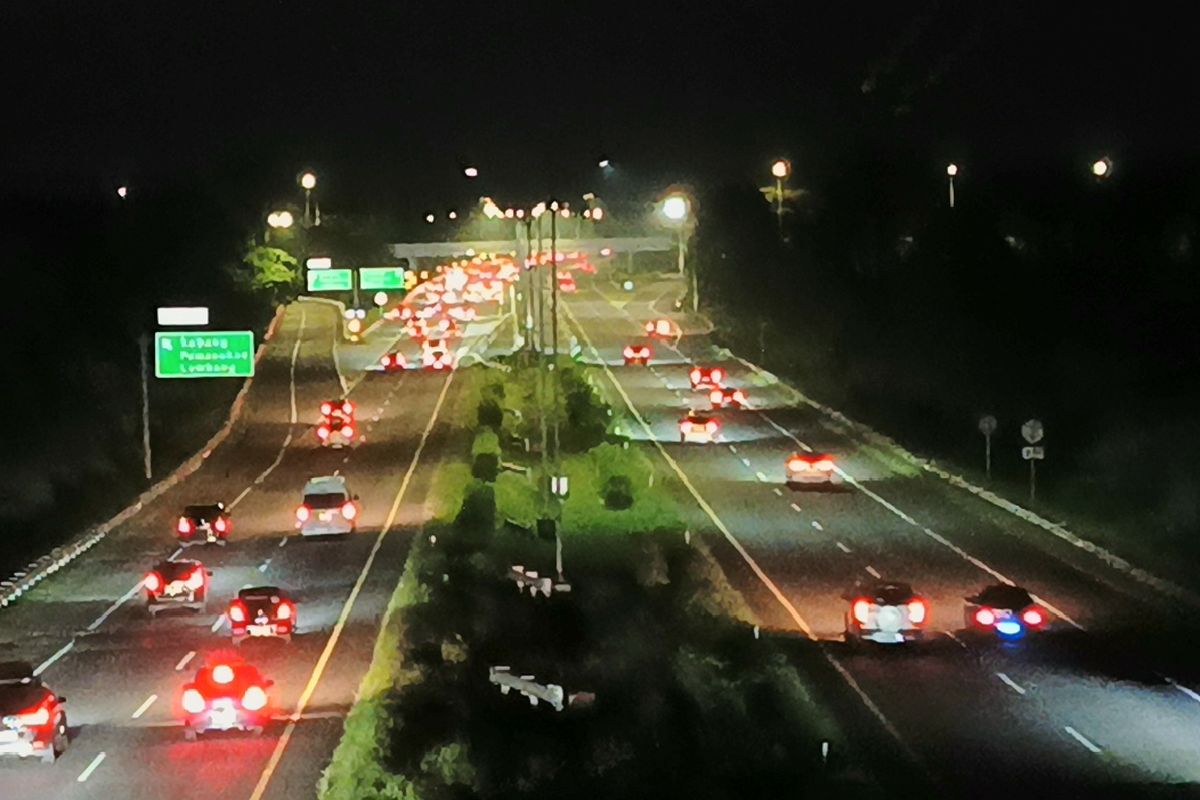 arus balik, one way, contraflow, 471.000 Kendaraan Arus Balik Melintasi GT Cikampek Utama