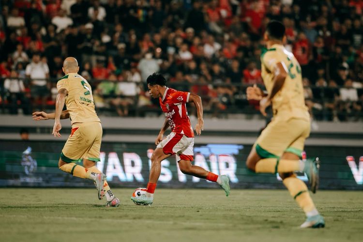 Bali United, Persebaya Surabaya, Mihailo Perovic, Hasil Bali United Vs Persebaya 1-3: Bajul Ijo Berpesta di I Wayan Dipta