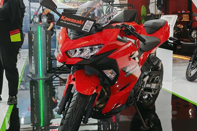 Kawasaki Motor Indonesia, motor sport, Kawasaki, sport fairing, Pasar Motor Sport Meredup, Kawasaki Tetap Konsisten