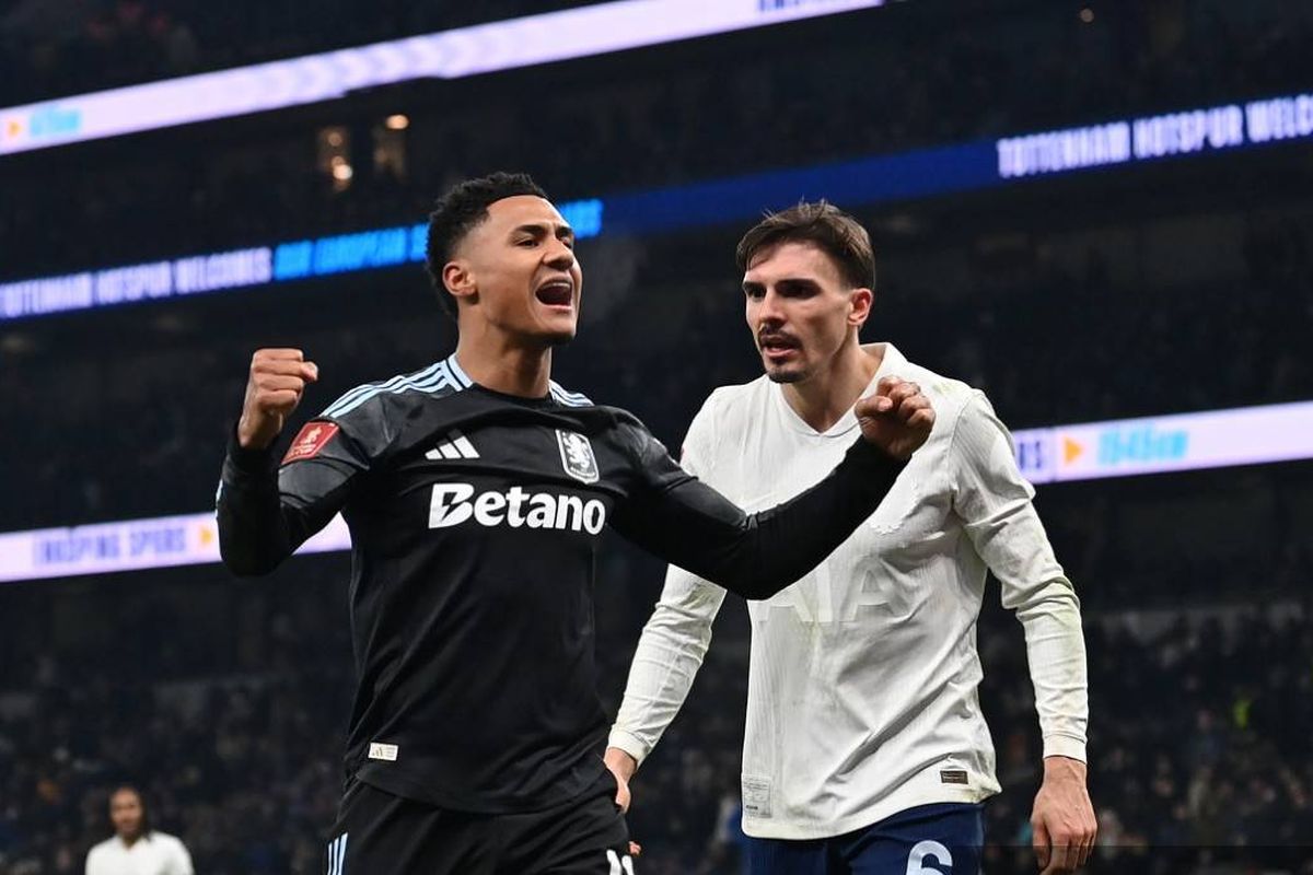 Crystal Palace, Macclesfield, Piala FA, Chelsea, Liam Rosenior, Hasil Piala FA: Tottenham Vs Aston Villa 1-2, Chelsea Pesta, Juara Bertahan Gugur