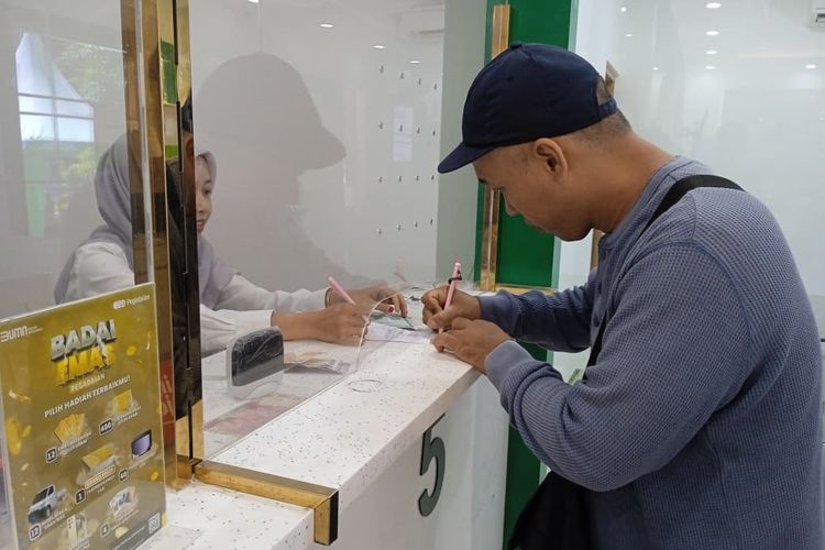 Pegadaian, logam mulia, investasi emas, Nganjuk, emas Pegadaian, Terinspirasi Generasi Z, Purnomo Mantap Berinvestasi Emas di Pegadaian, Dari Perhiasan ke Logam Mulia, Terinspirasi Generasi Z, Emas Jadi Penopang Kebutuhan, Pegadaian Sediakan Beragam Produk, Investasi Emas Kian Mudah
